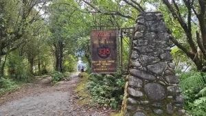 ミルフォードトラック体験セルフガイドウォーク