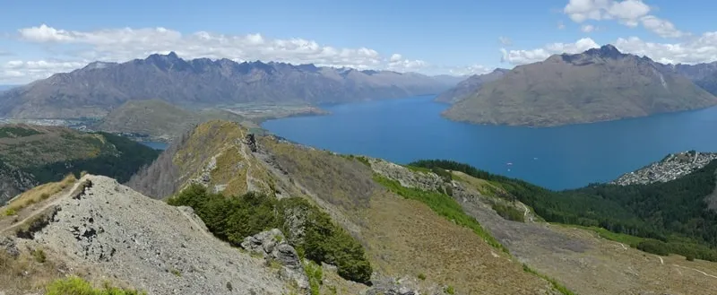 ベンロモンド山へのトレッキングトラック